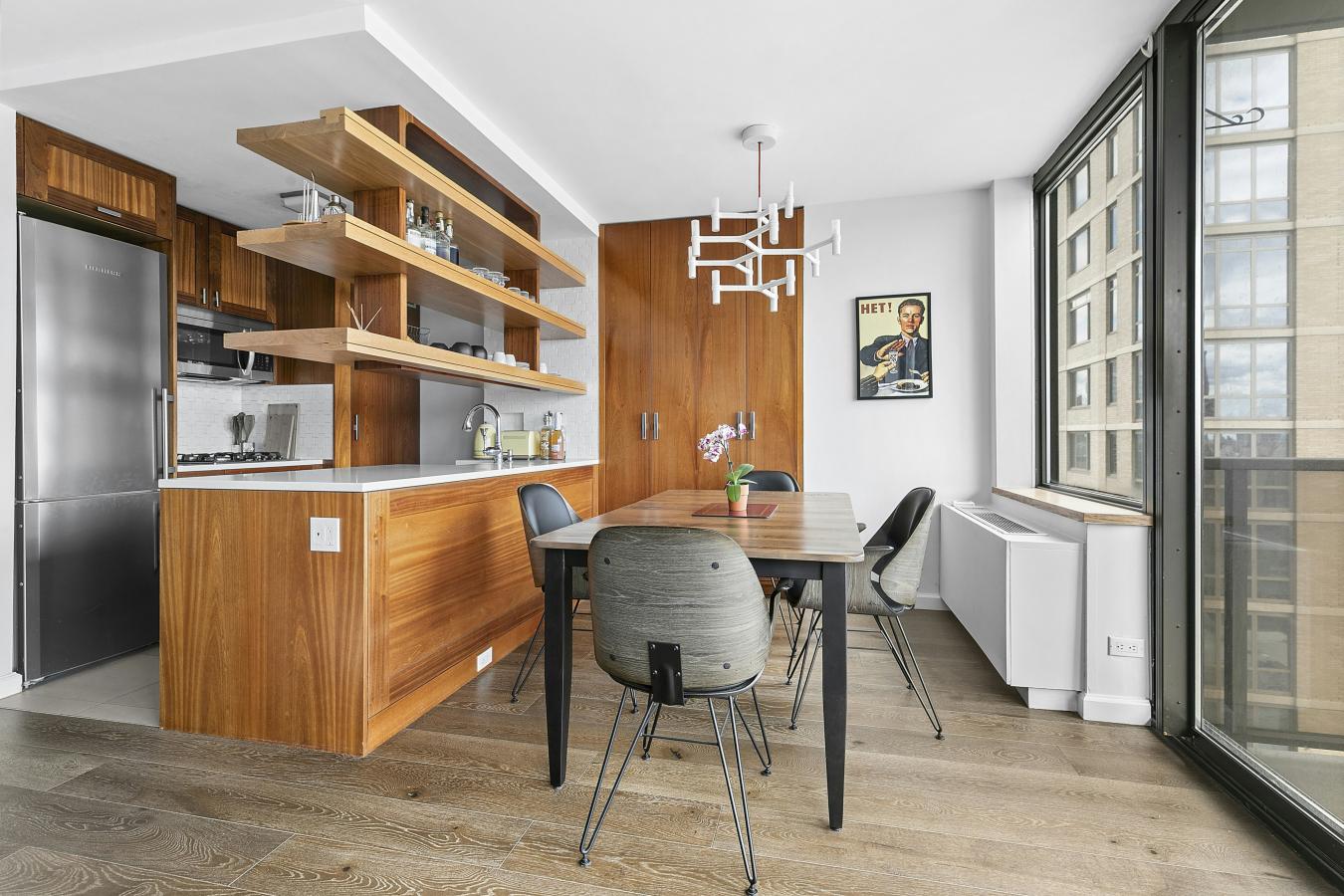 New York, New York, 10023, United States, 1 Bedroom Bedrooms, ,1 BathroomBathrooms,Residential,For Sale,2049595
