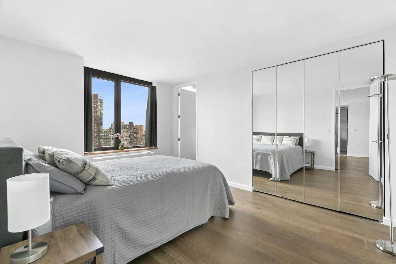 New York, New York, 10023, United States, 1 Bedroom Bedrooms, ,1 BathroomBathrooms,Residential,For Sale,2049595