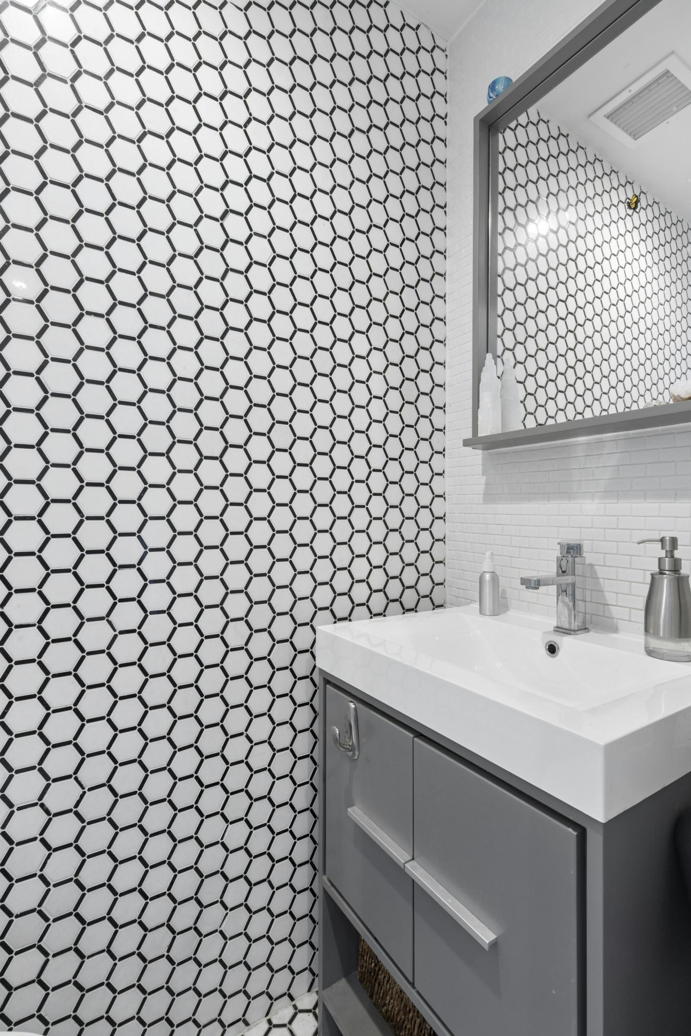 Bushwick, New York, 11221, United States, 4 Bedrooms Bedrooms, ,3 BathroomsBathrooms,Residential,For Sale,2049593