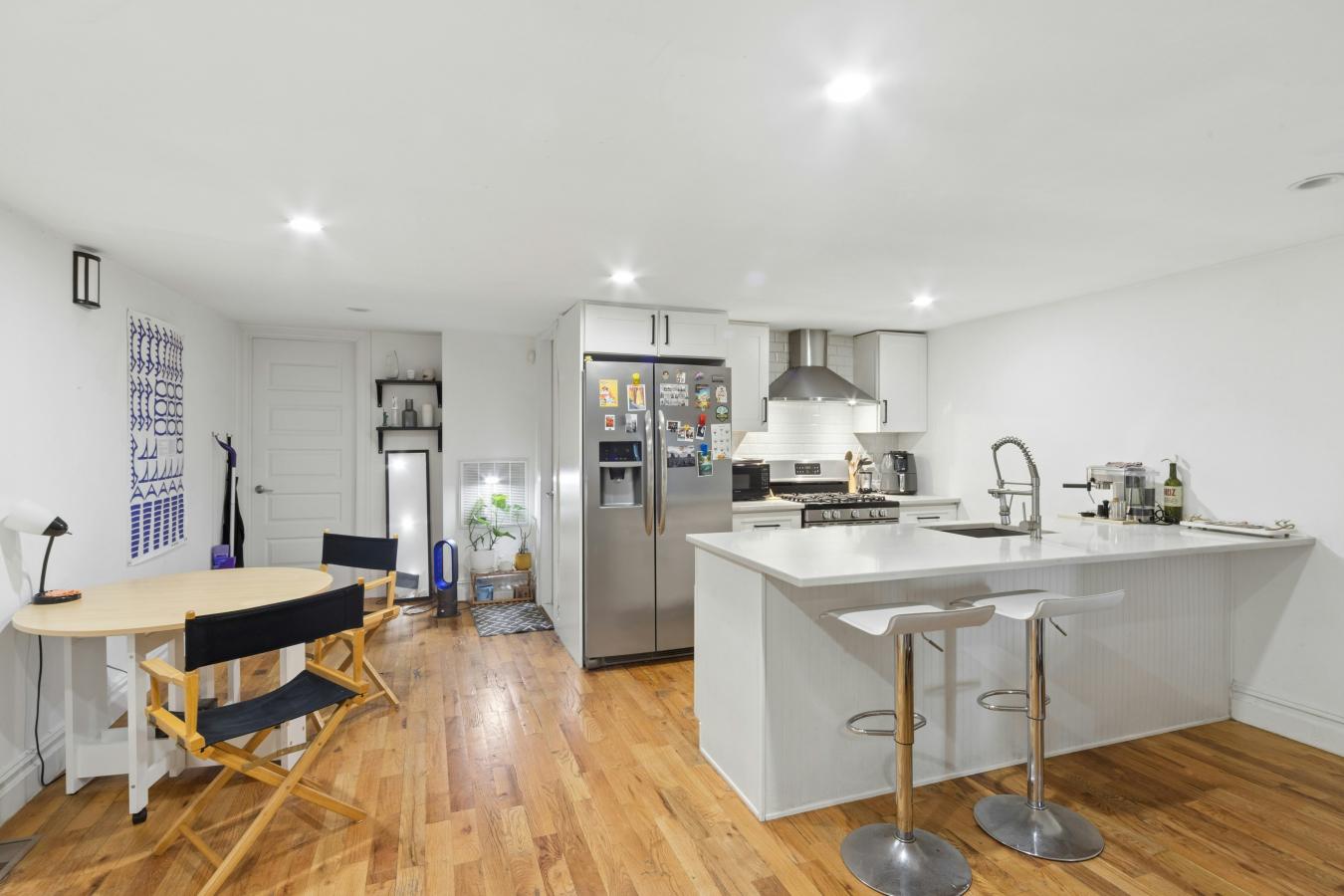 Bushwick, New York, 11221, United States, 4 Bedrooms Bedrooms, ,3 BathroomsBathrooms,Residential,For Sale,2049593