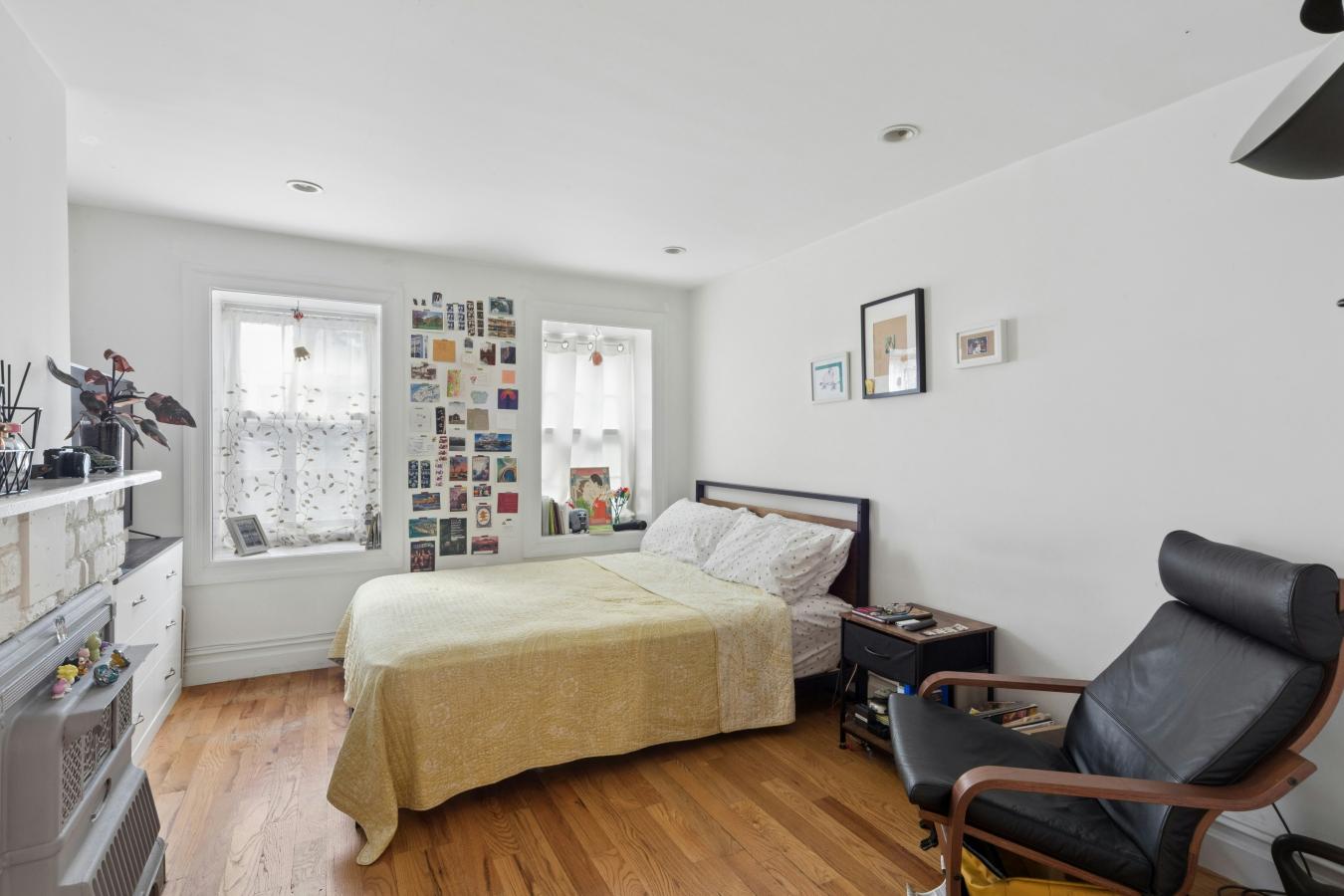 Bushwick, New York, 11221, United States, 4 Bedrooms Bedrooms, ,3 BathroomsBathrooms,Residential,For Sale,2049593
