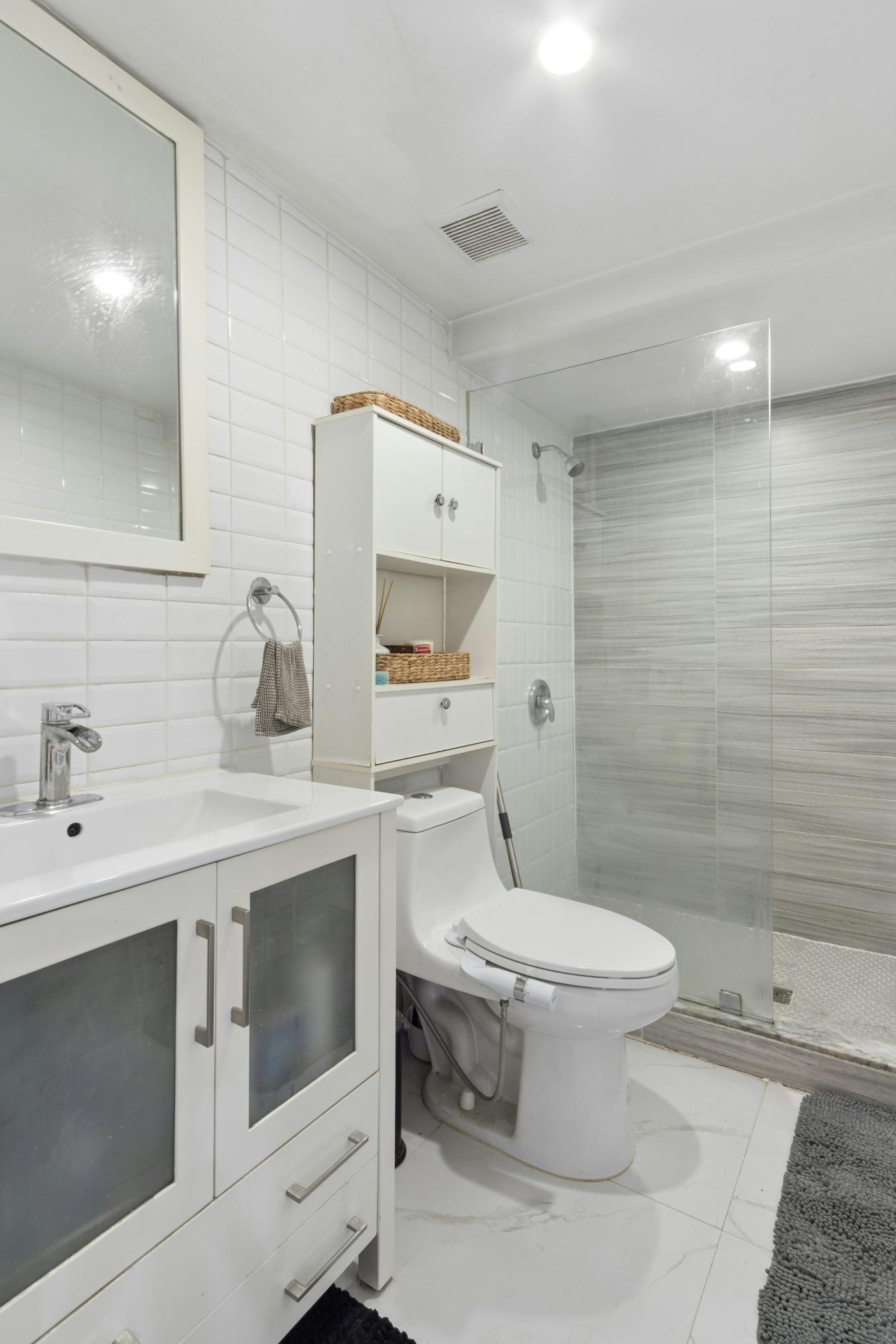 Bushwick, New York, 11221, United States, 4 Bedrooms Bedrooms, ,3 BathroomsBathrooms,Residential,For Sale,2049593