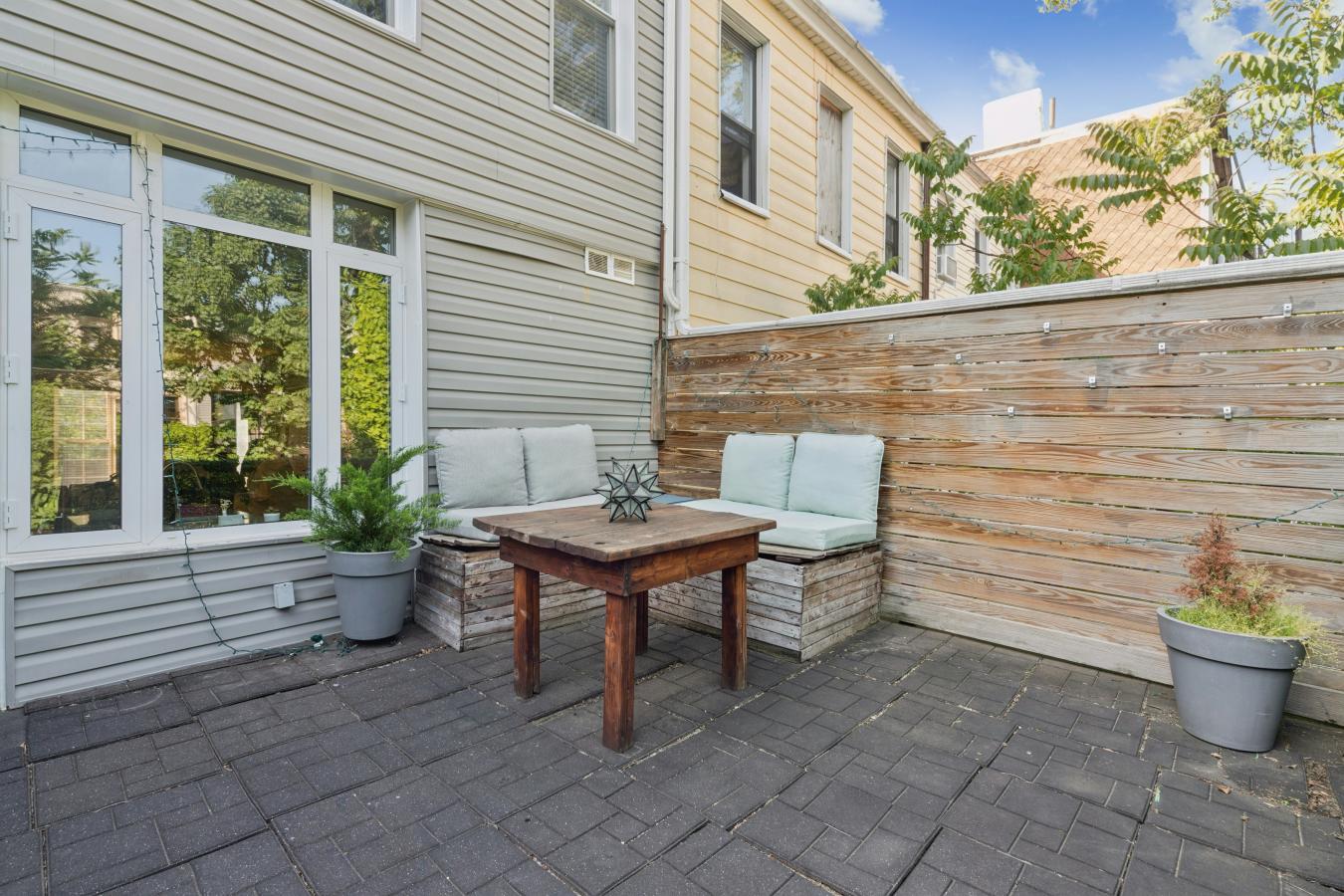 Bushwick, New York, 11221, United States, 4 Bedrooms Bedrooms, ,3 BathroomsBathrooms,Residential,For Sale,2049593