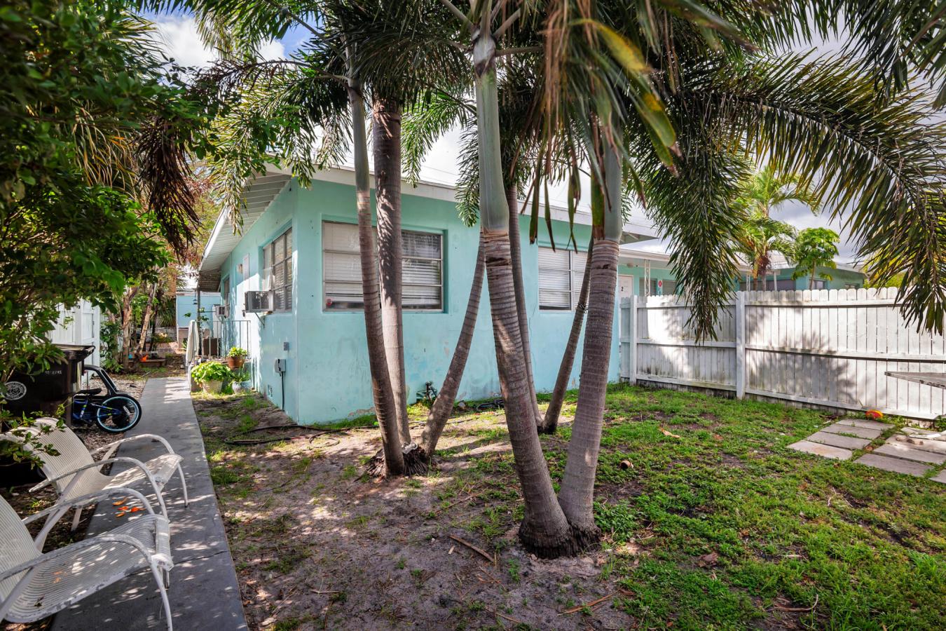 West Palm Beach, Florida, 33405, United States, 5 Bedrooms Bedrooms, ,4 BathroomsBathrooms,Residential,For Sale,2049591