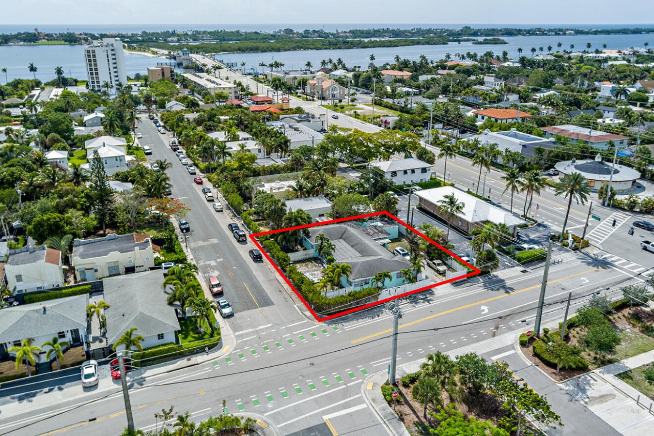 West Palm Beach, Florida, 33405, United States, 5 Bedrooms Bedrooms, ,4 BathroomsBathrooms,Residential,For Sale,2049591