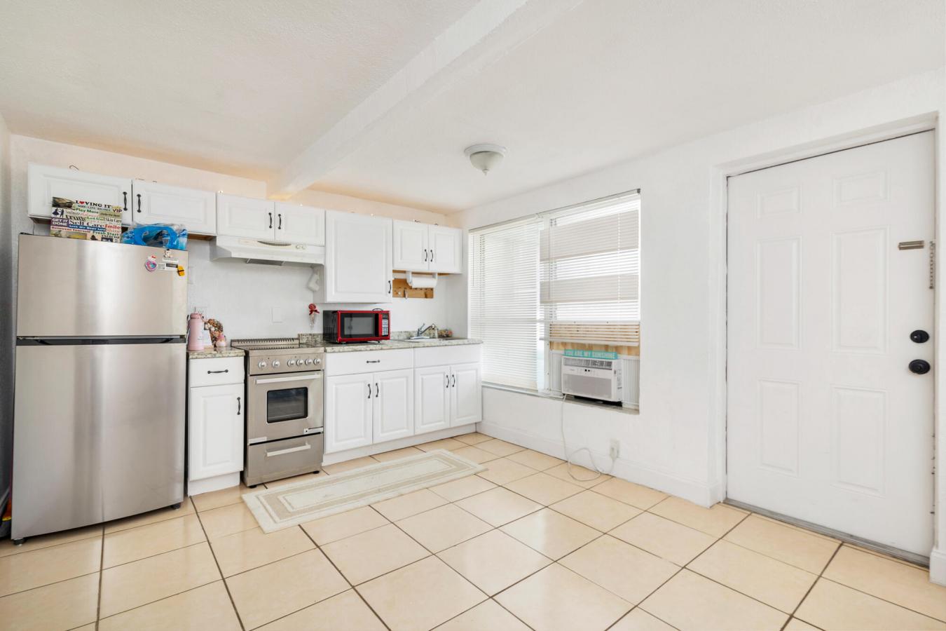 West Palm Beach, Florida, 33405, United States, 5 Bedrooms Bedrooms, ,4 BathroomsBathrooms,Residential,For Sale,2049591