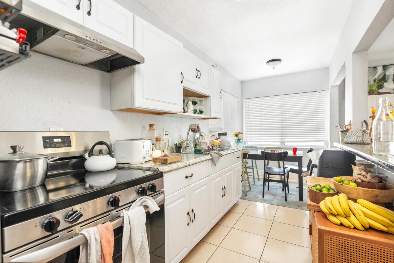 West Palm Beach, Florida, 33405, United States, 5 Bedrooms Bedrooms, ,4 BathroomsBathrooms,Residential,For Sale,2049591