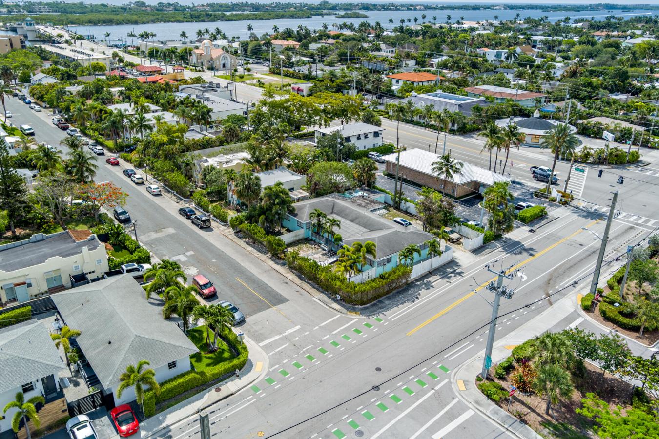 West Palm Beach, Florida, 33405, United States, 5 Bedrooms Bedrooms, ,4 BathroomsBathrooms,Residential,For Sale,2049591