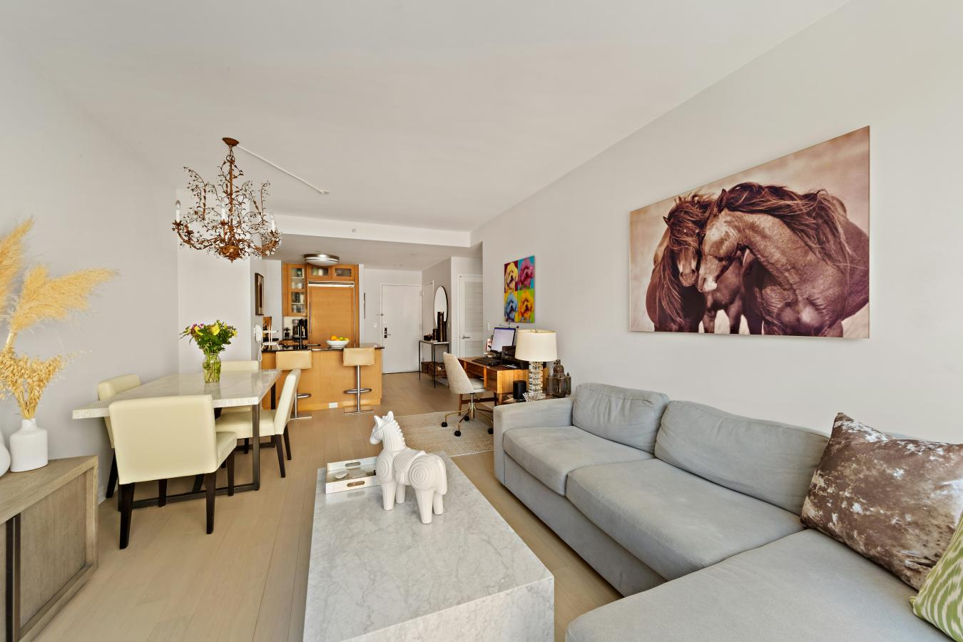 New York, New York, 10023, United States, 1 Bedroom Bedrooms, ,1 BathroomBathrooms,Residential,For Sale,2049590