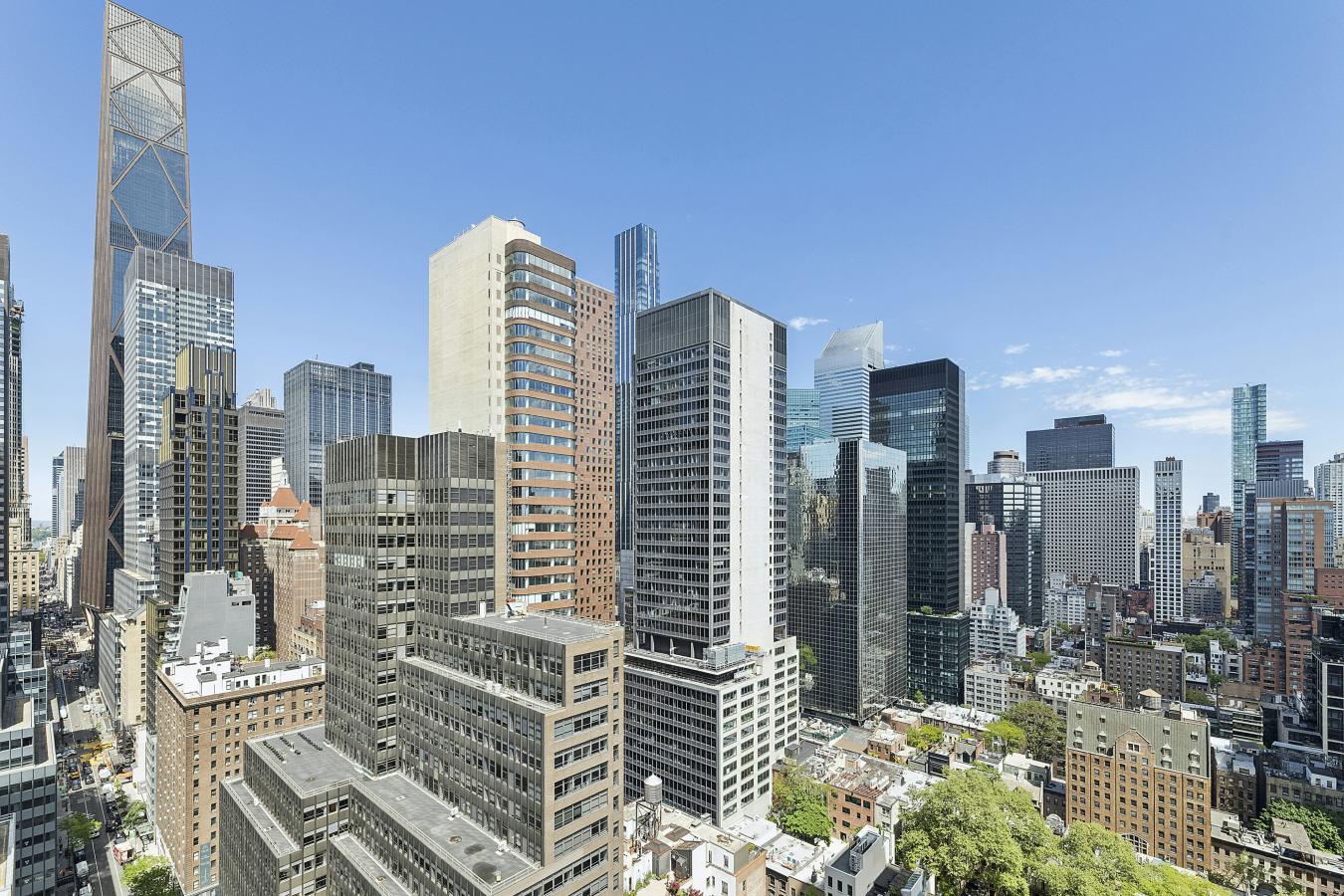 New York, New York, 10017, United States, 2 Bedrooms Bedrooms, ,2 BathroomsBathrooms,Residential,For Sale,2049589