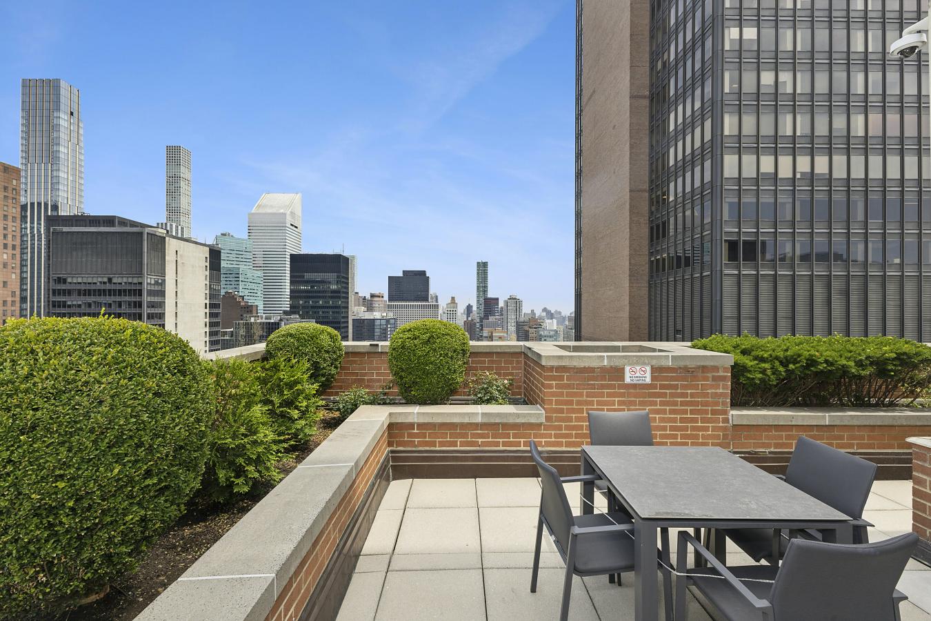 New York, New York, 10017, United States, 2 Bedrooms Bedrooms, ,2 BathroomsBathrooms,Residential,For Sale,2049589