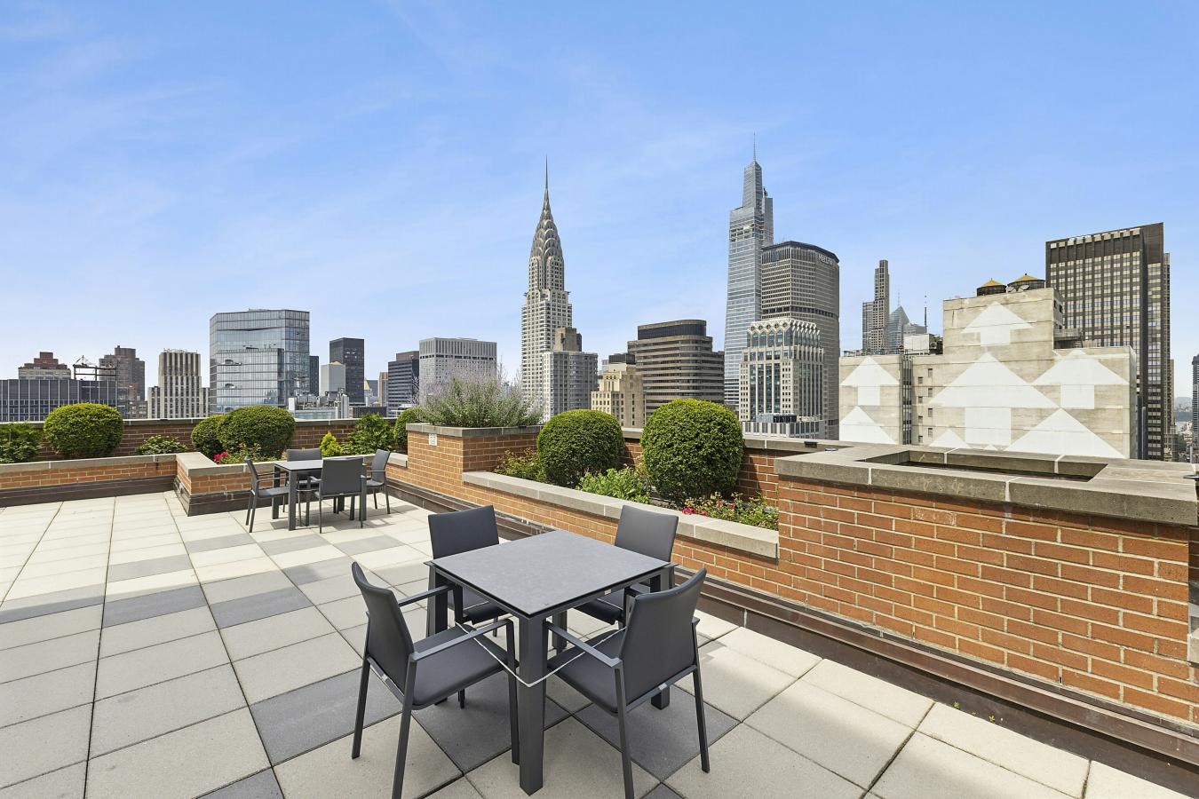 New York, New York, 10017, United States, 2 Bedrooms Bedrooms, ,2 BathroomsBathrooms,Residential,For Sale,2049589