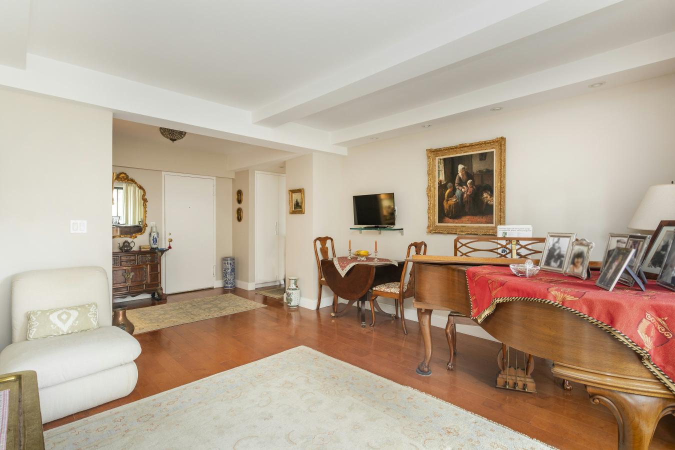 New York, New York, 10021, United States, 1 Bedroom Bedrooms, ,1 BathroomBathrooms,Residential,For Sale,2049586