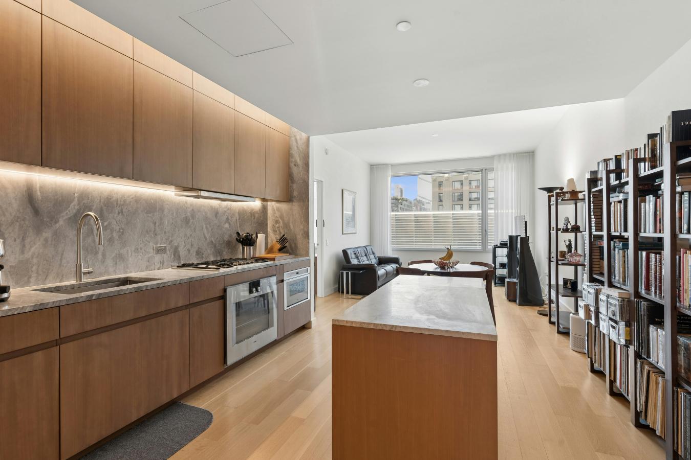 New York, New York, 10019, United States, 1 Bedroom Bedrooms, ,1 BathroomBathrooms,Residential,For Sale,2049585