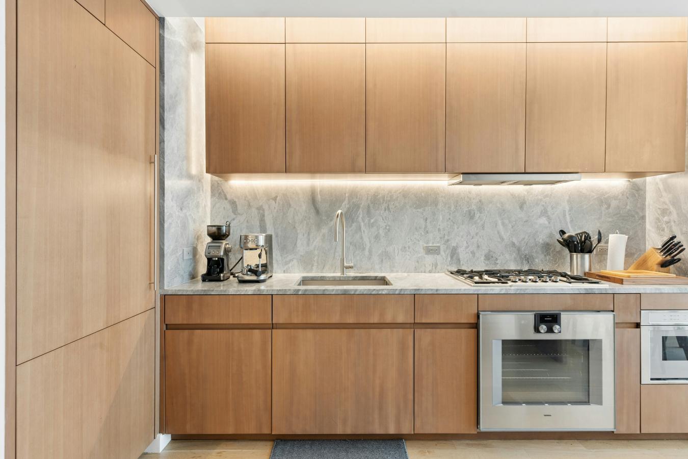 New York, New York, 10019, United States, 1 Bedroom Bedrooms, ,1 BathroomBathrooms,Residential,For Sale,2049585