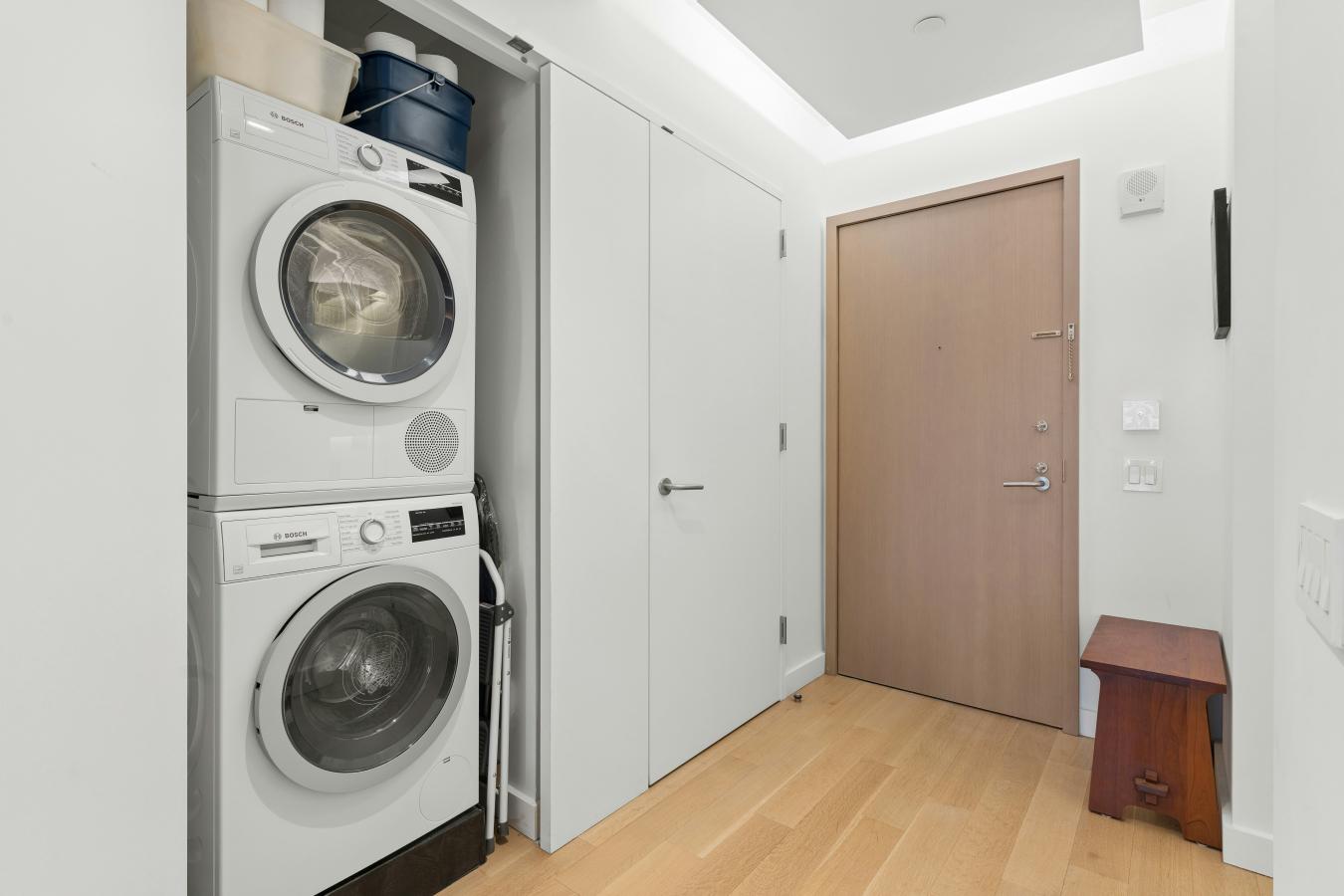 New York, New York, 10019, United States, 1 Bedroom Bedrooms, ,1 BathroomBathrooms,Residential,For Sale,2049585