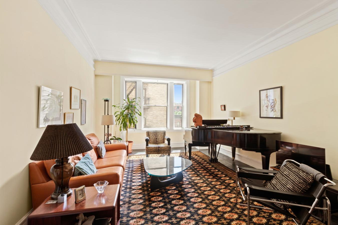 New York, New York, 10025, United States, 2 Bedrooms Bedrooms, ,1 BathroomBathrooms,Residential,For Sale,2049583