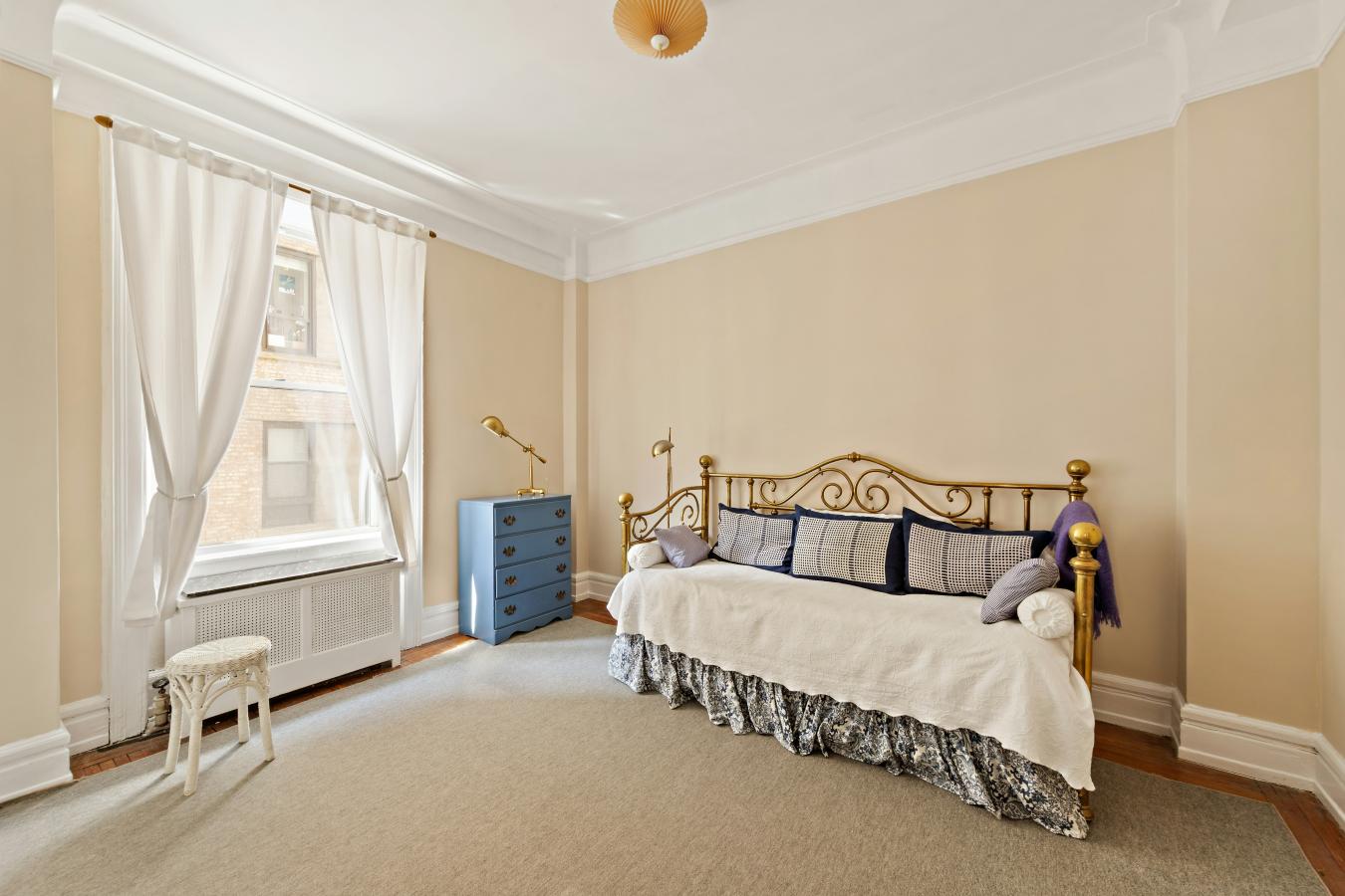 New York, New York, 10025, United States, 2 Bedrooms Bedrooms, ,1 BathroomBathrooms,Residential,For Sale,2049583