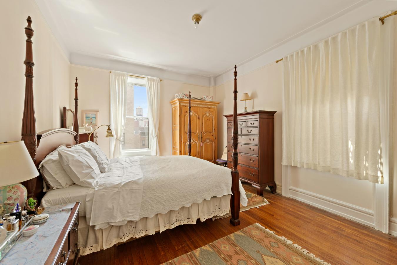 New York, New York, 10025, United States, 2 Bedrooms Bedrooms, ,1 BathroomBathrooms,Residential,For Sale,2049583