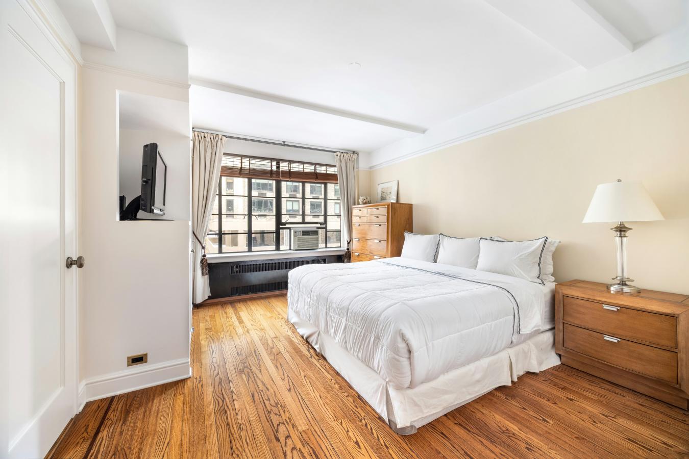 New York, New York, 10128, United States, 1 Bedroom Bedrooms, ,1 BathroomBathrooms,Residential,For Sale,2049580