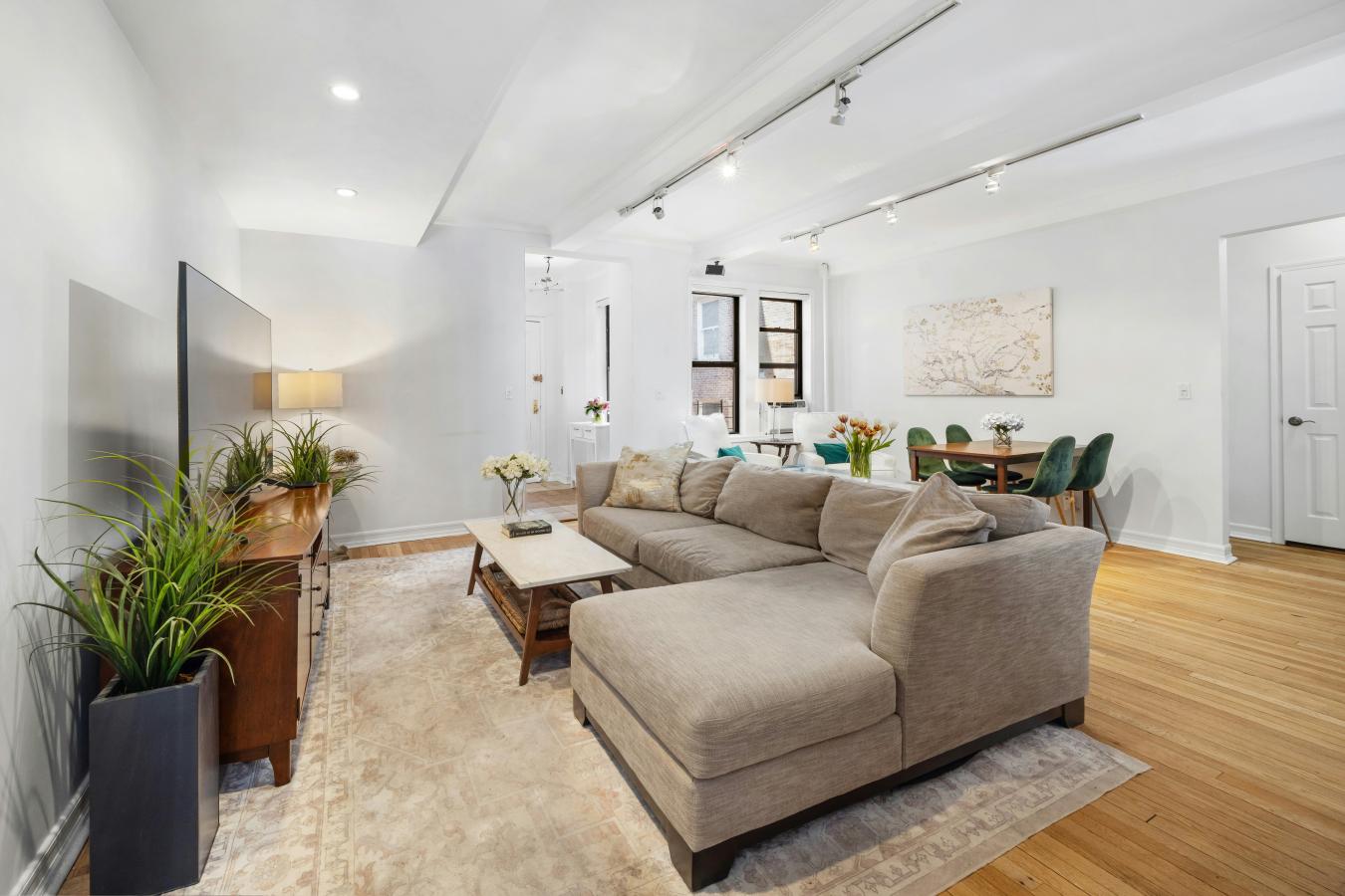 New York, New York, 10023, United States, 2 Bedrooms Bedrooms, ,2 BathroomsBathrooms,Residential,For Sale,2049577