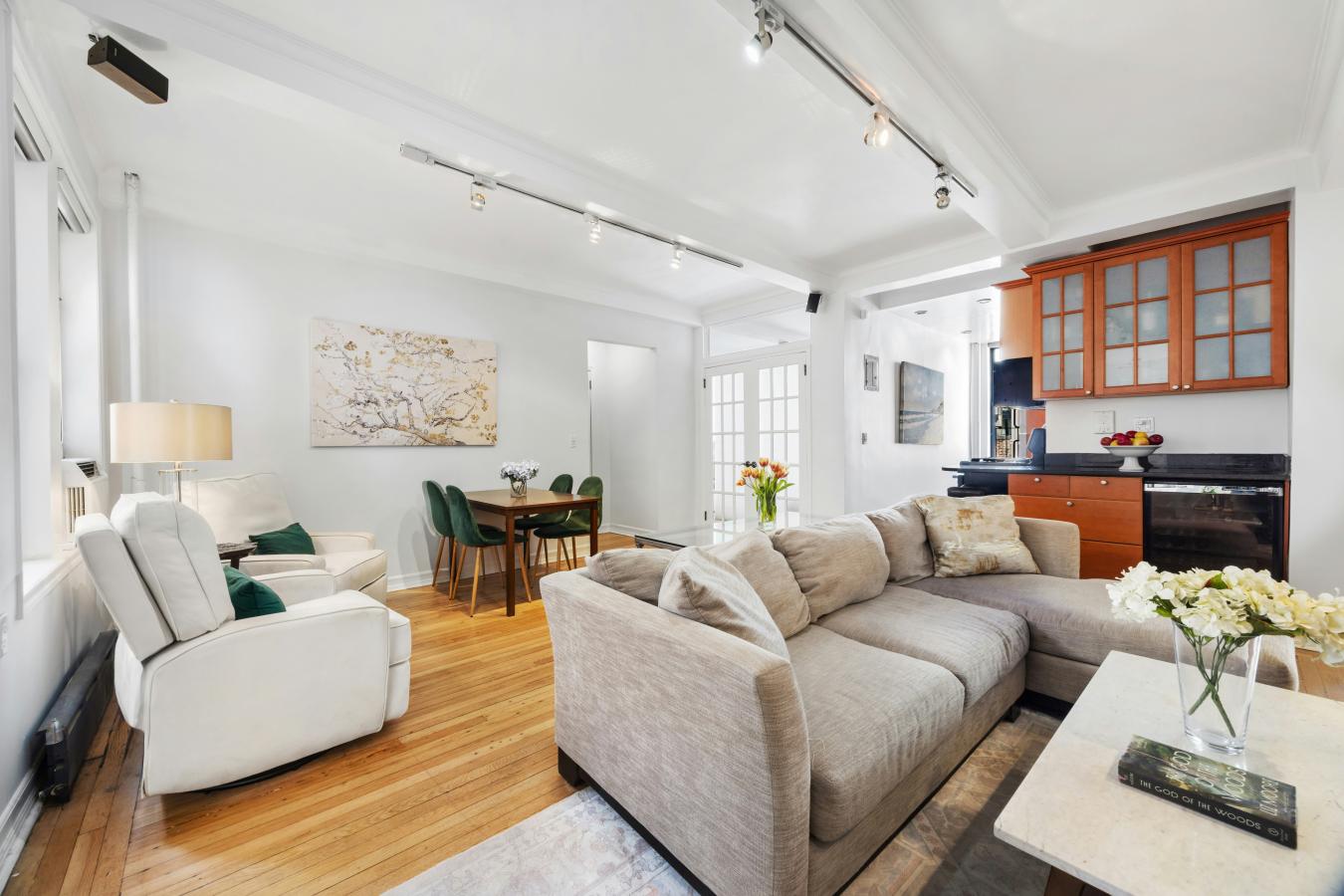 New York, New York, 10023, United States, 2 Bedrooms Bedrooms, ,2 BathroomsBathrooms,Residential,For Sale,2049577