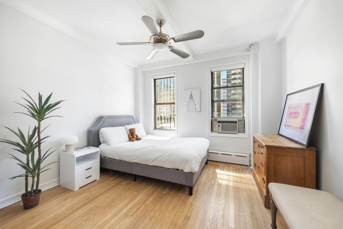 New York, New York, 10023, United States, 2 Bedrooms Bedrooms, ,2 BathroomsBathrooms,Residential,For Sale,2049577