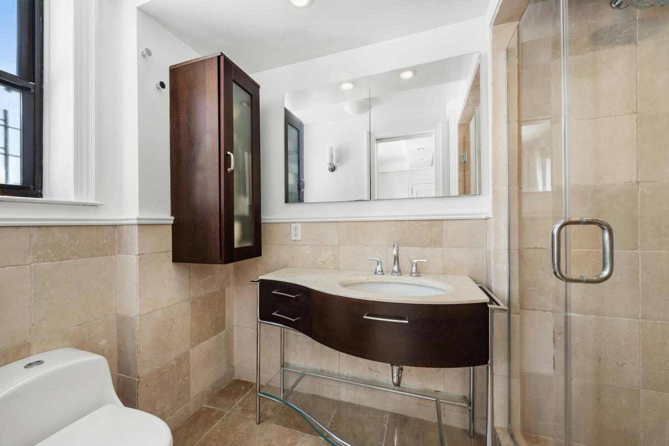 New York, New York, 10023, United States, 2 Bedrooms Bedrooms, ,2 BathroomsBathrooms,Residential,For Sale,2049577
