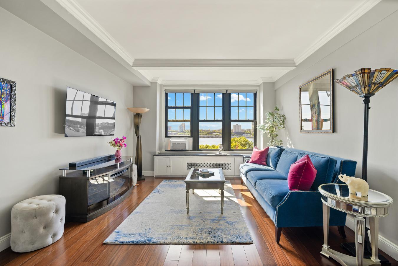 New York, New York, 10023, United States, 1 Bedroom Bedrooms, ,1 BathroomBathrooms,Residential,For Sale,2049575