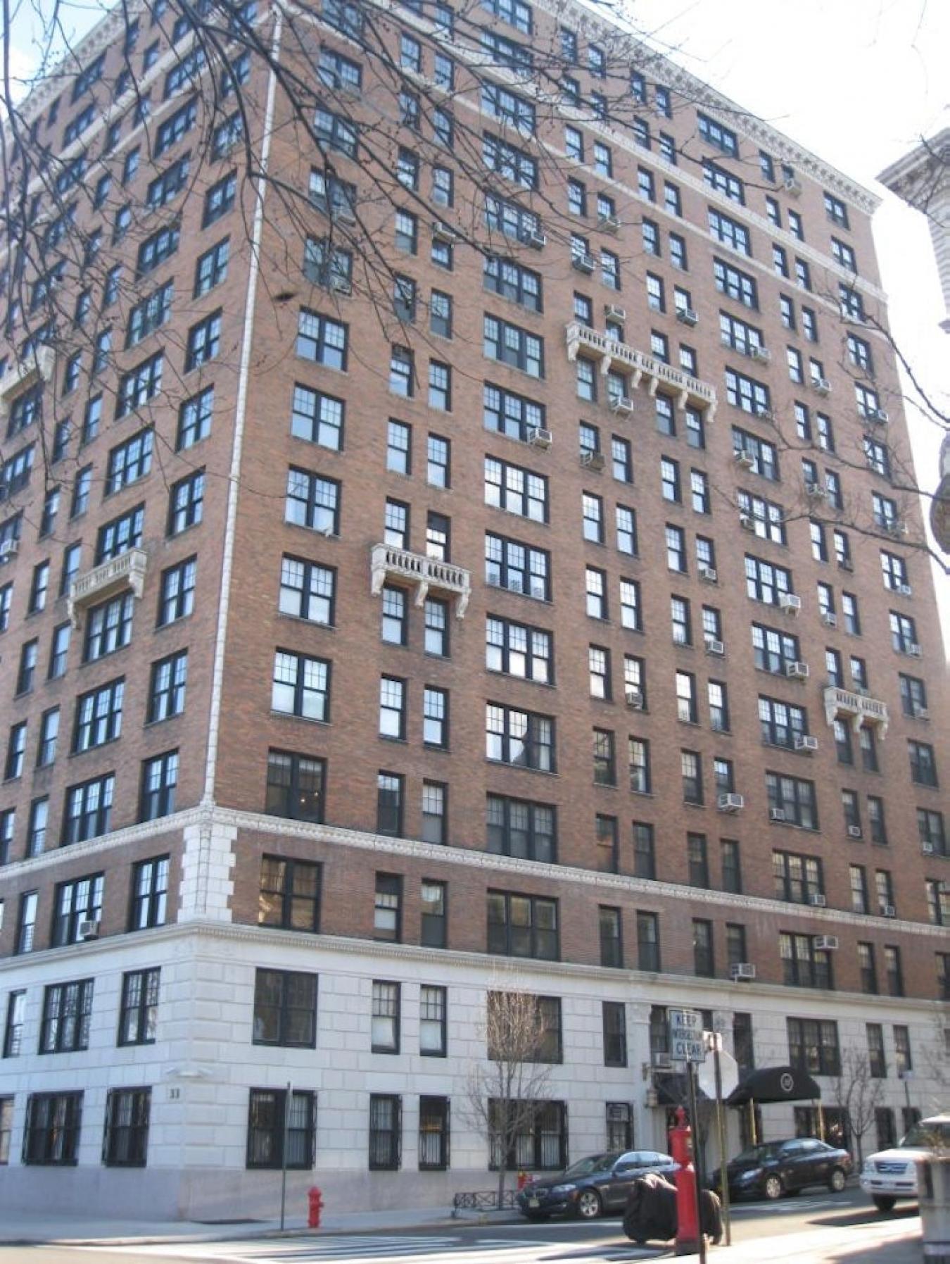 New York, New York, 10023, United States, 1 Bedroom Bedrooms, ,1 BathroomBathrooms,Residential,For Sale,2049575