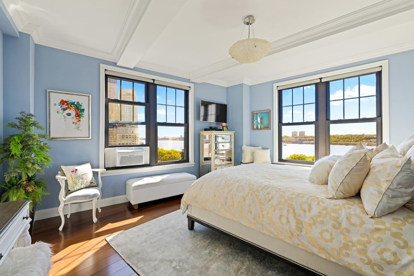 New York, New York, 10023, United States, 1 Bedroom Bedrooms, ,1 BathroomBathrooms,Residential,For Sale,2049575