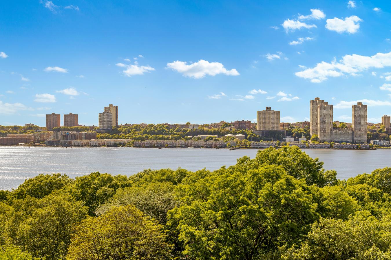 New York, New York, 10023, United States, 1 Bedroom Bedrooms, ,1 BathroomBathrooms,Residential,For Sale,2049575