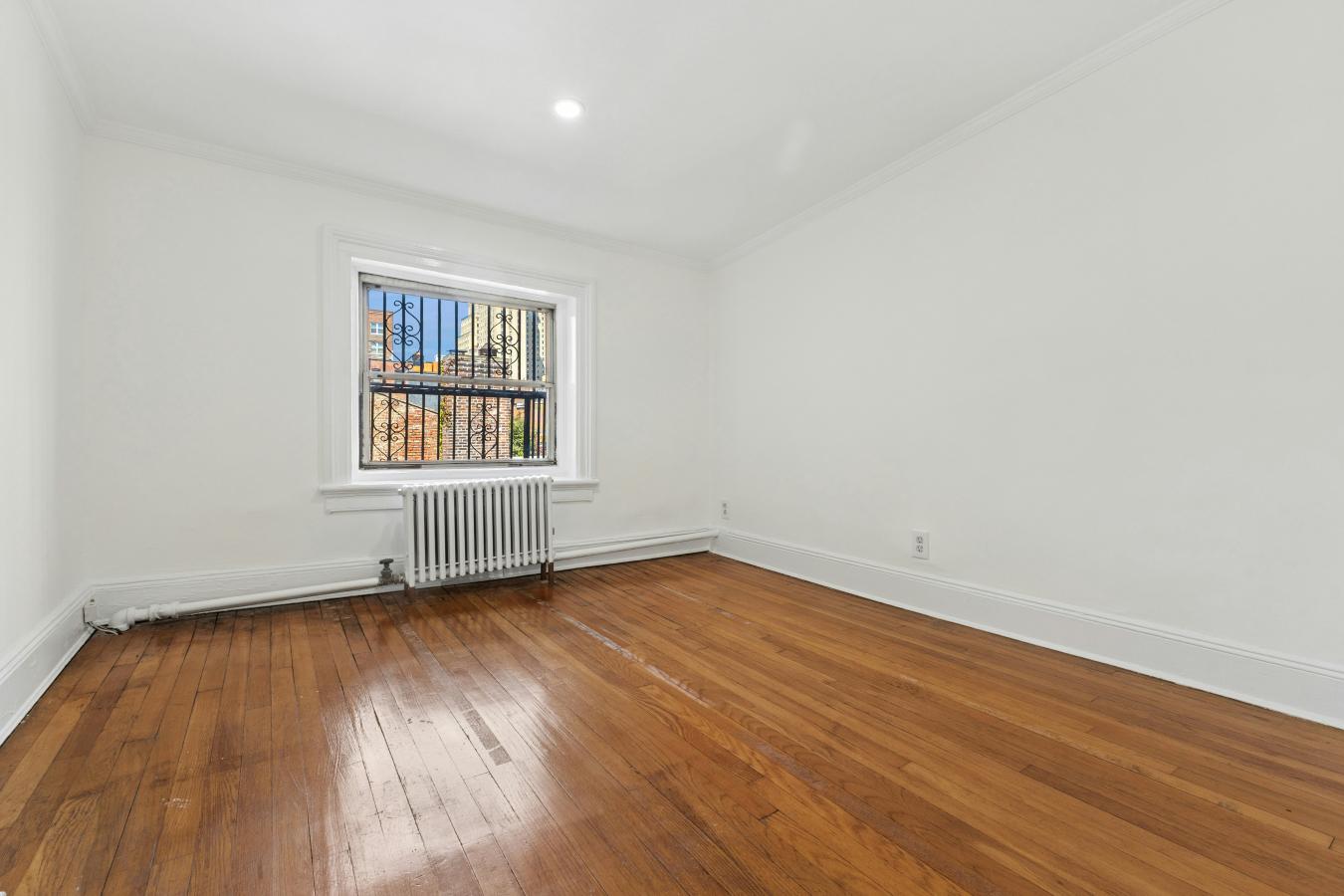 Brooklyn Heights, New York, 11201, United States, 2 Bedrooms Bedrooms, ,1 BathroomBathrooms,Residential,For Sale,2049573