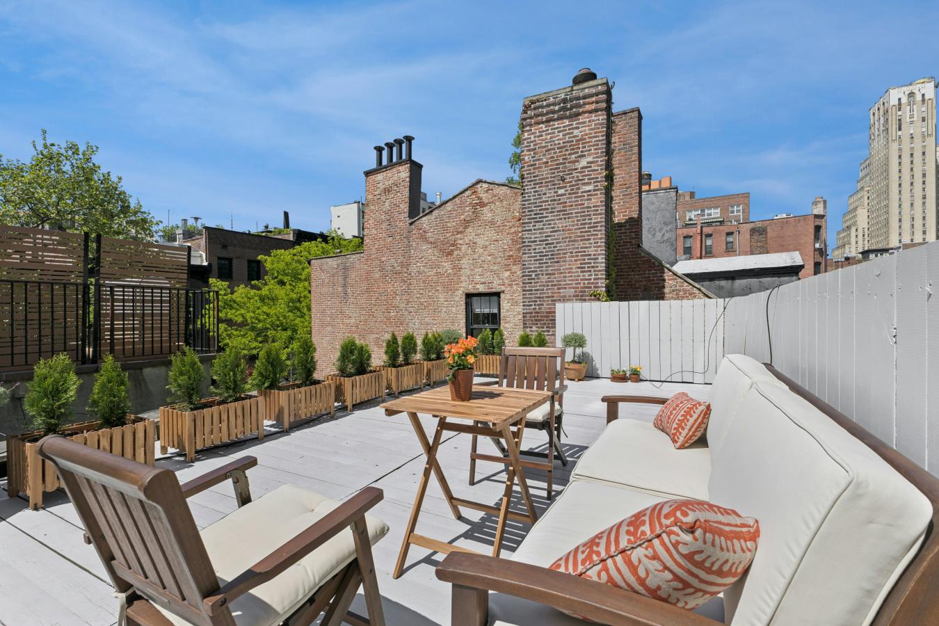 Brooklyn Heights, New York, 11201, United States, 2 Bedrooms Bedrooms, ,1 BathroomBathrooms,Residential,For Sale,2049573