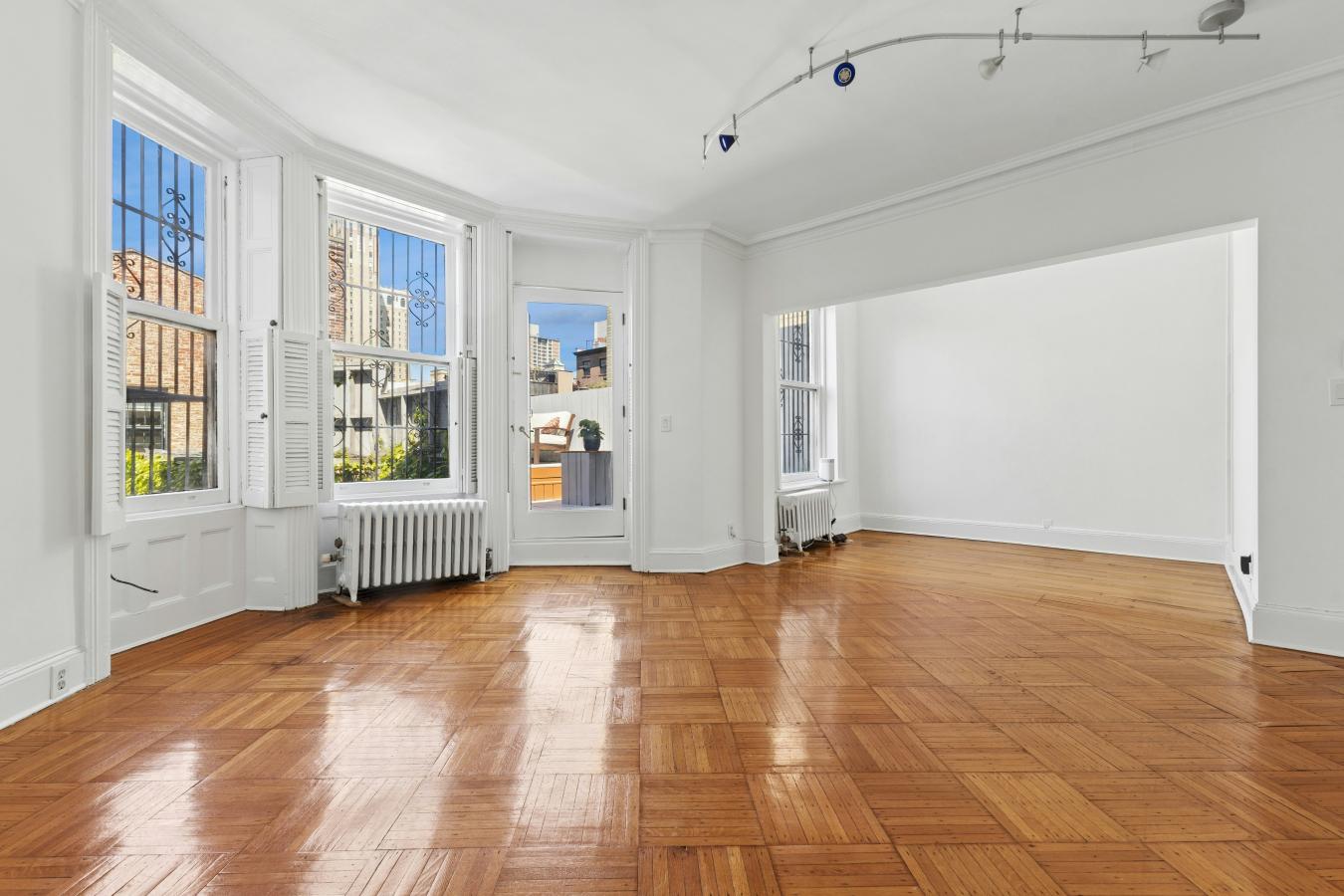 Brooklyn Heights, New York, 11201, United States, 2 Bedrooms Bedrooms, ,1 BathroomBathrooms,Residential,For Sale,2049573