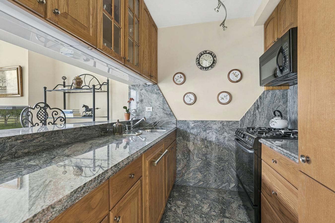 New York, New York, 10023, United States, 1 Bedroom Bedrooms, ,1 BathroomBathrooms,Residential,For Sale,2049570