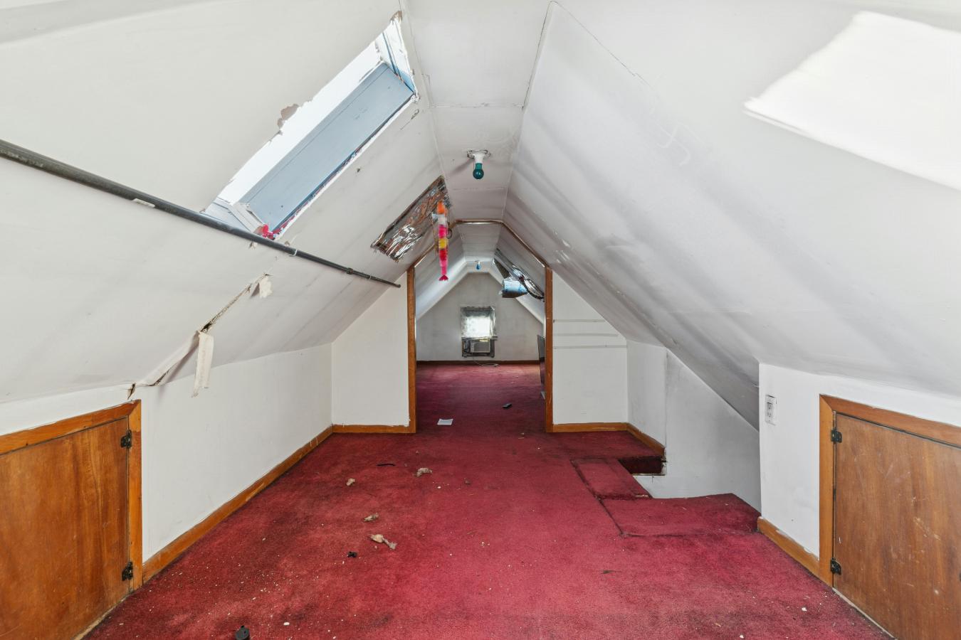 Rego Park, New York, 11374, United States, 3 Bedrooms Bedrooms, ,3 BathroomsBathrooms,Residential,For Sale,2049569