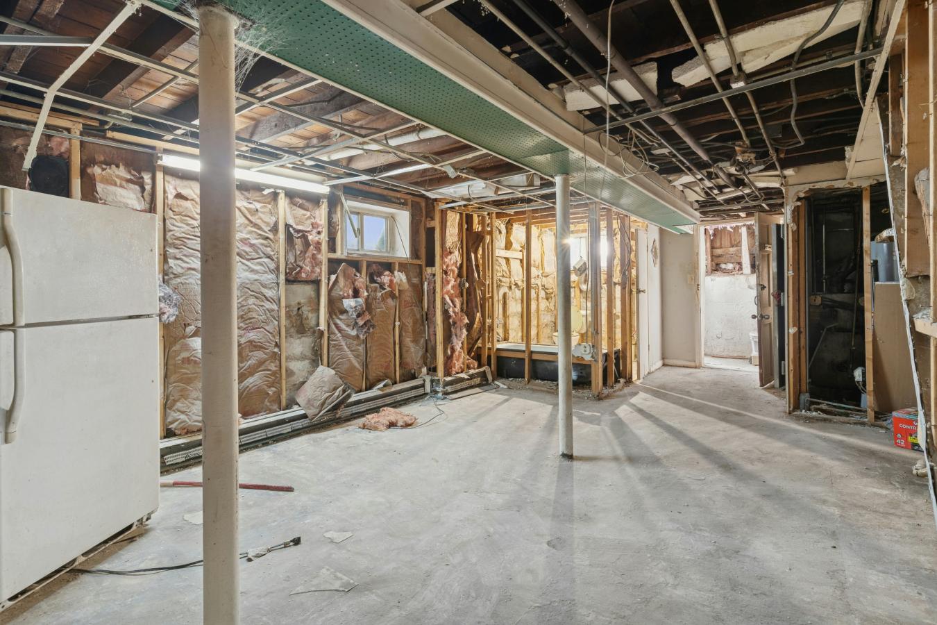Rego Park, New York, 11374, United States, 3 Bedrooms Bedrooms, ,3 BathroomsBathrooms,Residential,For Sale,2049569