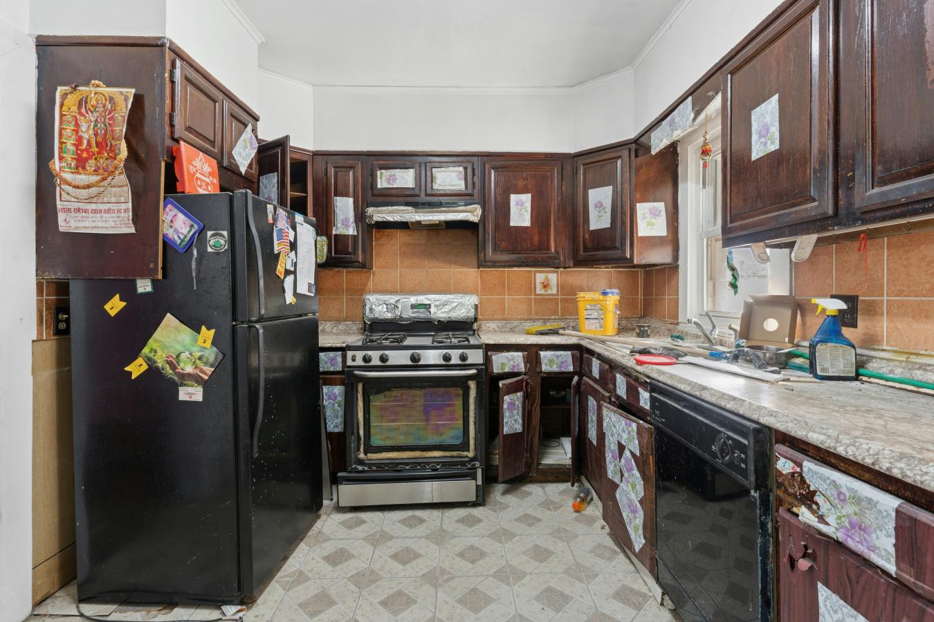 Rego Park, New York, 11374, United States, 3 Bedrooms Bedrooms, ,3 BathroomsBathrooms,Residential,For Sale,2049569