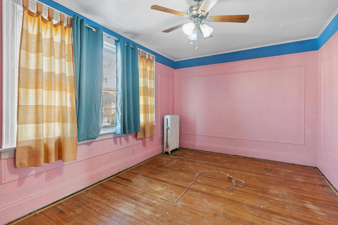 Rego Park, New York, 11374, United States, 3 Bedrooms Bedrooms, ,3 BathroomsBathrooms,Residential,For Sale,2049569
