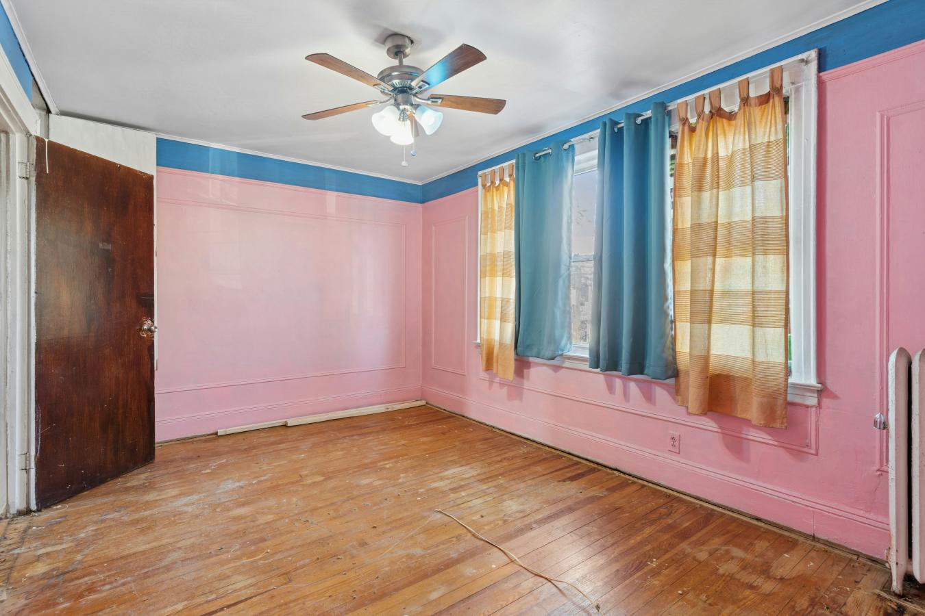 Rego Park, New York, 11374, United States, 3 Bedrooms Bedrooms, ,3 BathroomsBathrooms,Residential,For Sale,2049569