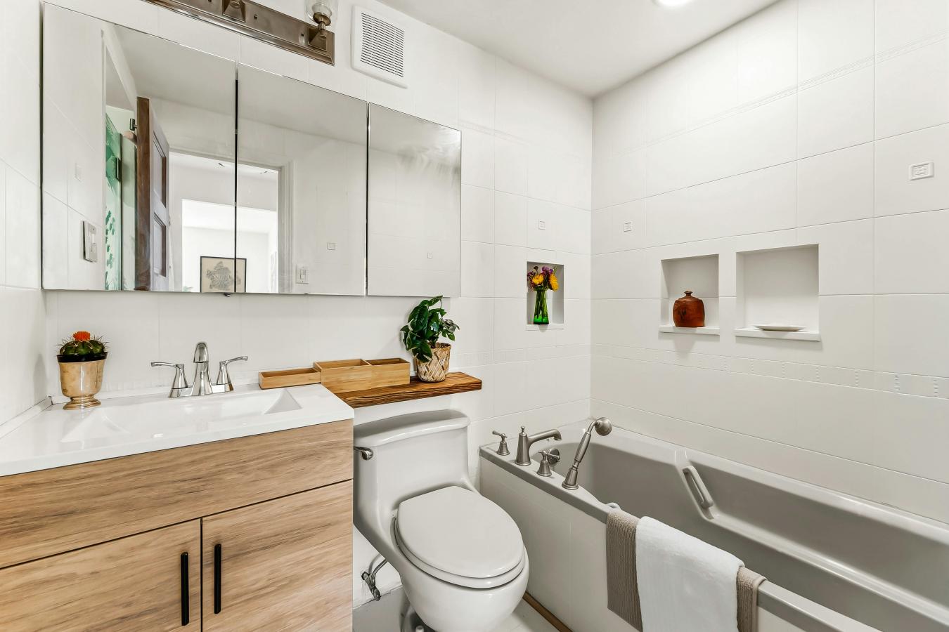 Park Slope, New York, 11215, United States, 2 Bedrooms Bedrooms, ,1 BathroomBathrooms,Residential,For Sale,2049566