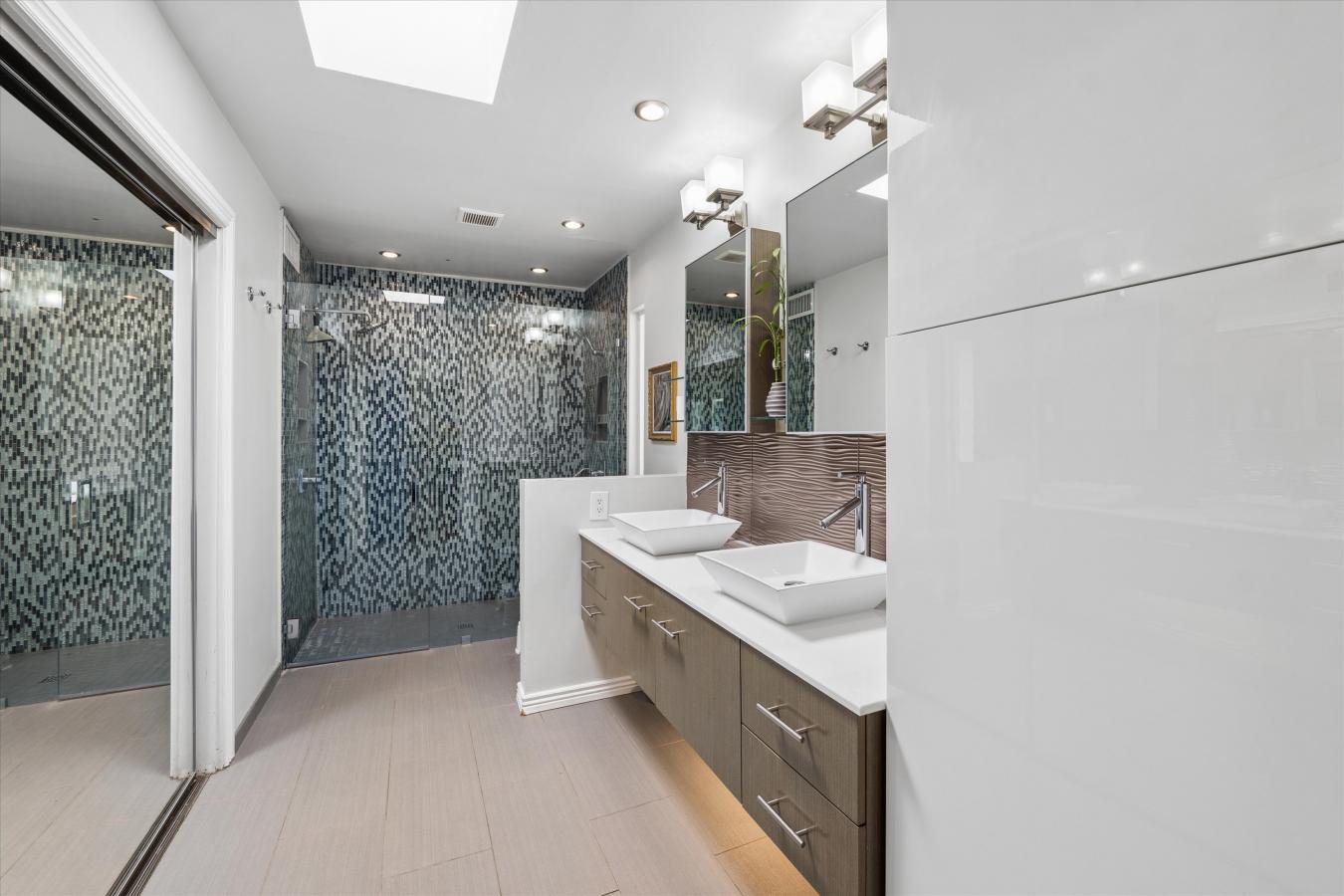 Phoenix, Maricopa, 85032, United States, 4 Bedrooms Bedrooms, ,2 BathroomsBathrooms,Residential,For Sale,2049565