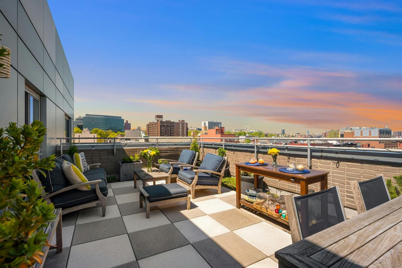 Harlem, New York, 10027, United States, 2 Bedrooms Bedrooms, ,2 BathroomsBathrooms,Residential,For Sale,2049560