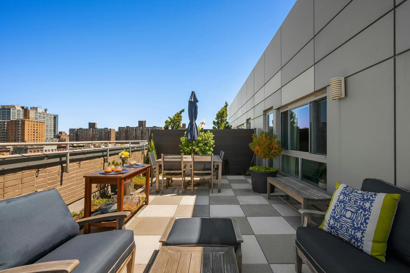 Harlem, New York, 10027, United States, 2 Bedrooms Bedrooms, ,2 BathroomsBathrooms,Residential,For Sale,2049560