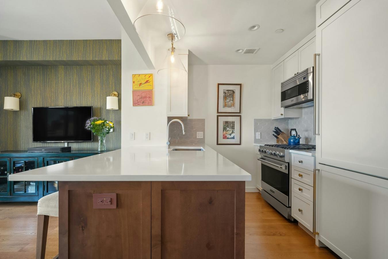 Harlem, New York, 10027, United States, 2 Bedrooms Bedrooms, ,2 BathroomsBathrooms,Residential,For Sale,2049560