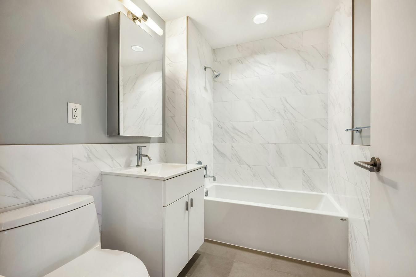 Harlem, New York, 10027, United States, 2 Bedrooms Bedrooms, ,2 BathroomsBathrooms,Residential,For Sale,2049560