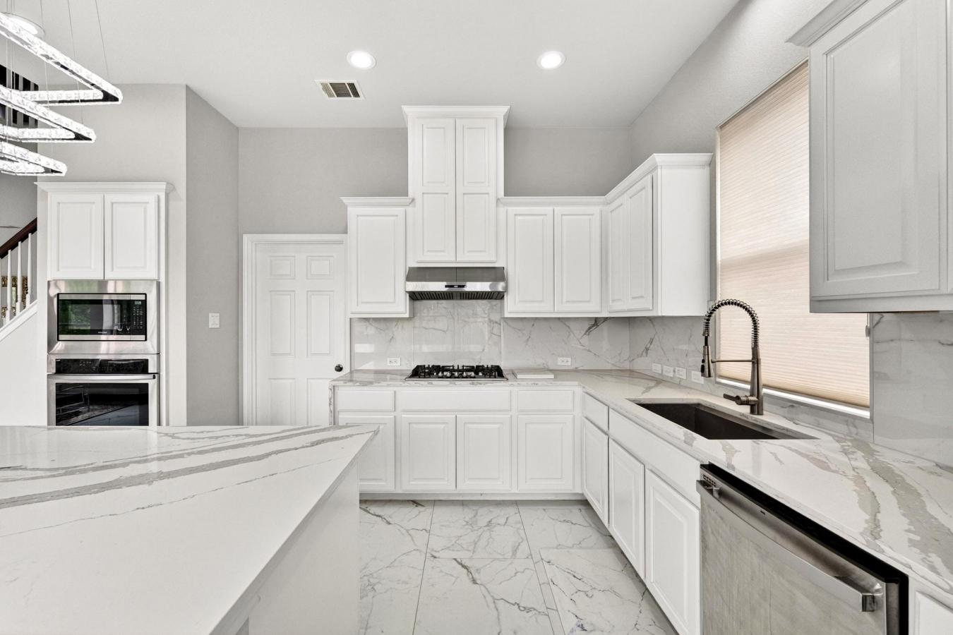 Austin, Travis, 78732, United States, 3 Bedrooms Bedrooms, ,2 BathroomsBathrooms,Residential,For Sale,2049554