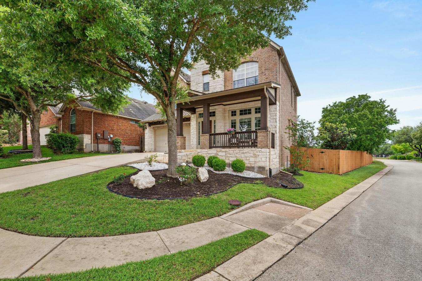 Austin, Travis, 78732, United States, 3 Bedrooms Bedrooms, ,2 BathroomsBathrooms,Residential,For Sale,2049554