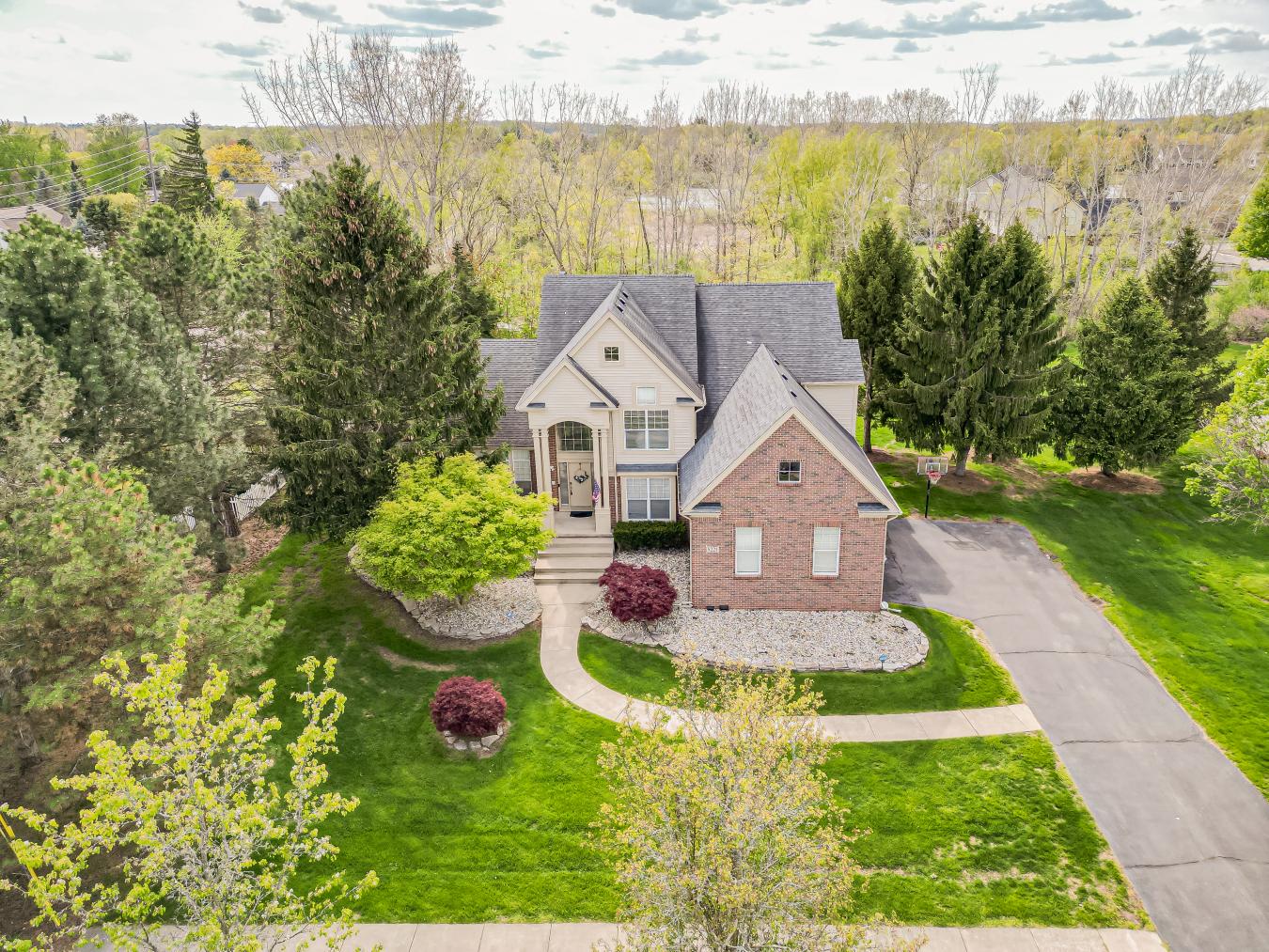 Commerce Twp, Oakland, 48382-5138, United States, 4 Bedrooms Bedrooms, ,2 BathroomsBathrooms,Residential,For Sale,2049553